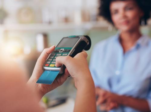 Living in the digital age: the role of electronic payments